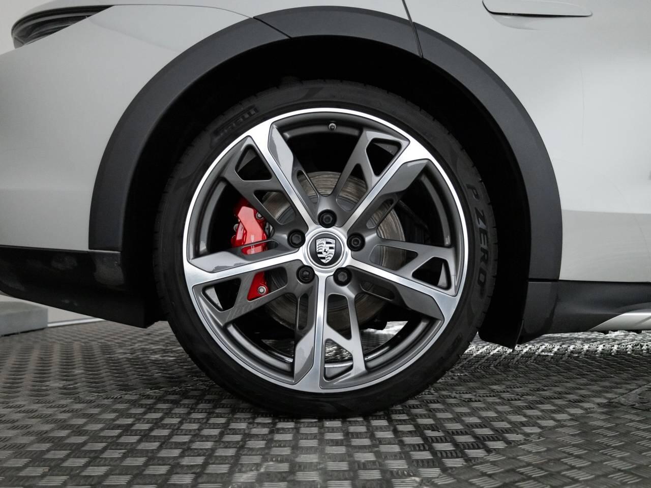 Used Porsche Taycan 2022 for sale - 76674790: Photo 6