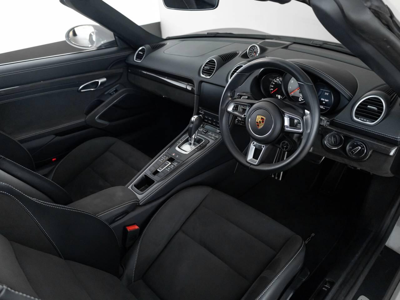 Used Porsche Boxster 2023 for sale - 76675740: Photo 4