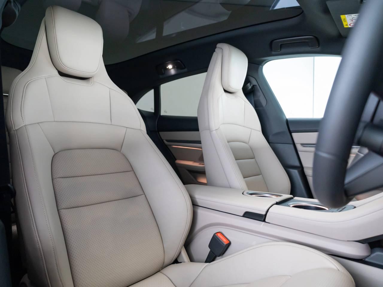 Used Porsche Taycan 2025 for sale - 76679915: Photo 5