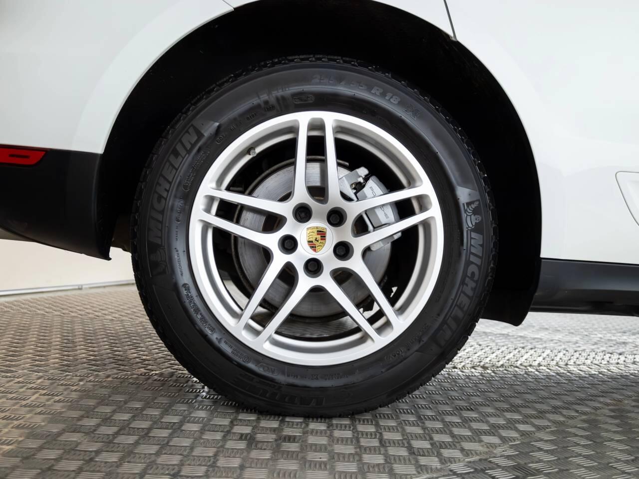 Used Porsche Macan 2016 for sale - 78190249: Photo 6