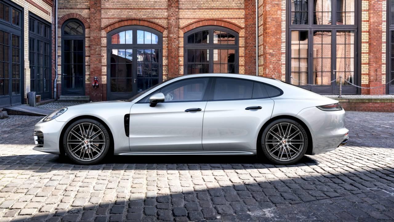 Used Porsche Panamera 2023 for sale - 76772967: Photo 2