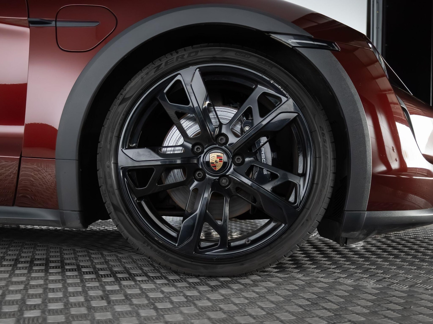 Used Porsche Taycan 2021 for sale - 78118079: Photo 4