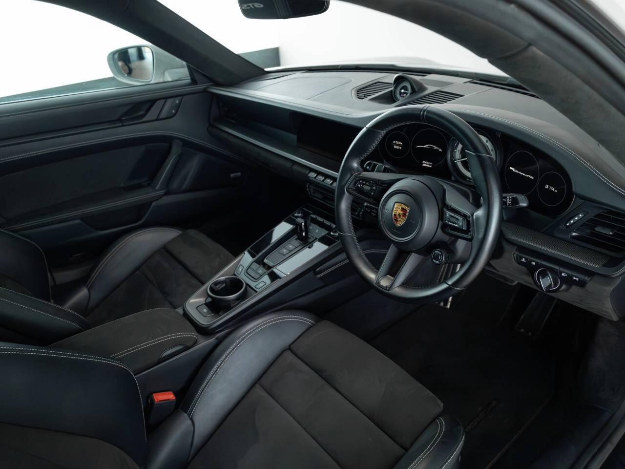 Used Porsche 911 2022 for sale - 76841839: Photo 4