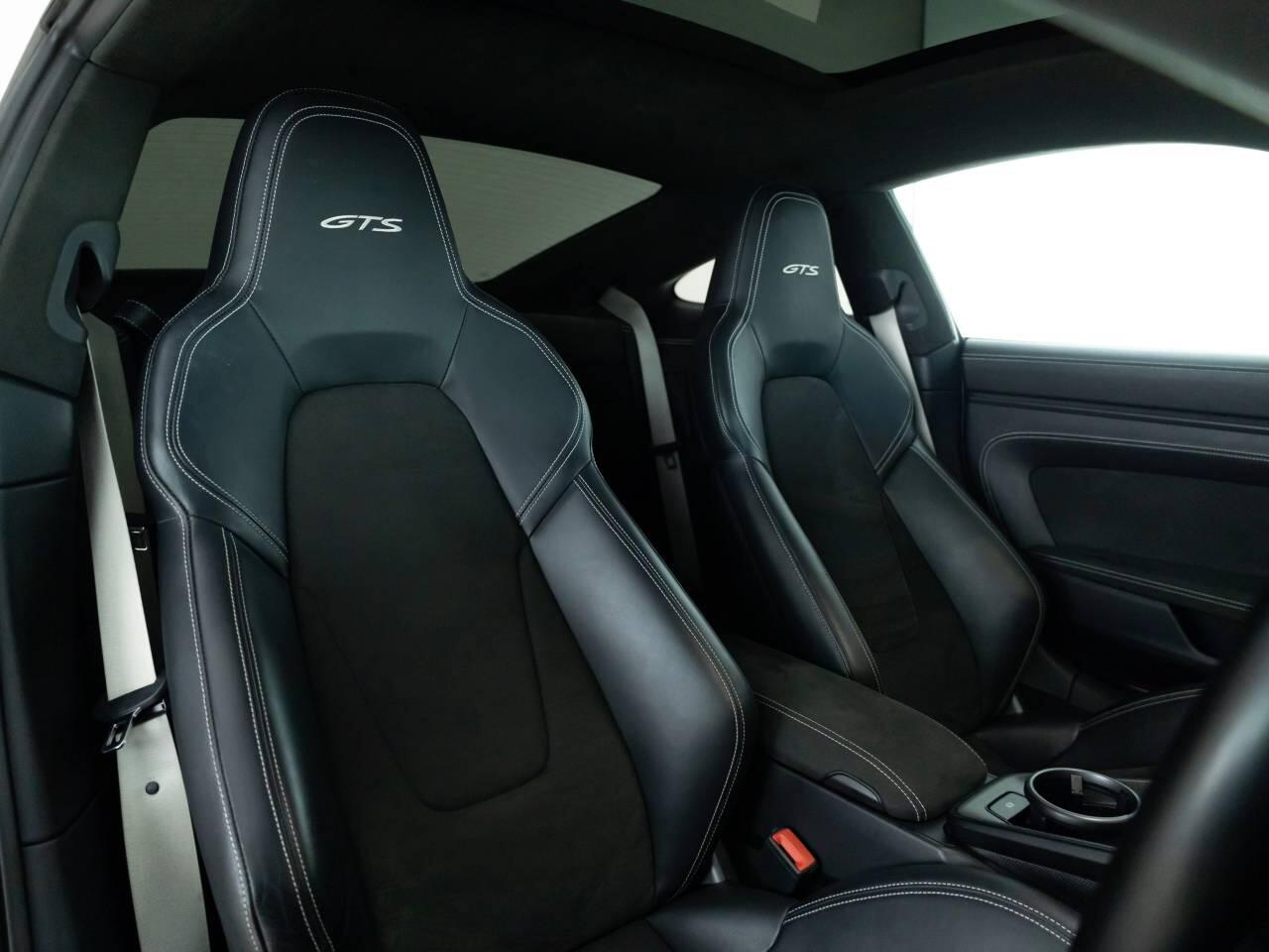 Used Porsche 911 2022 for sale - 76841839: Photo 5