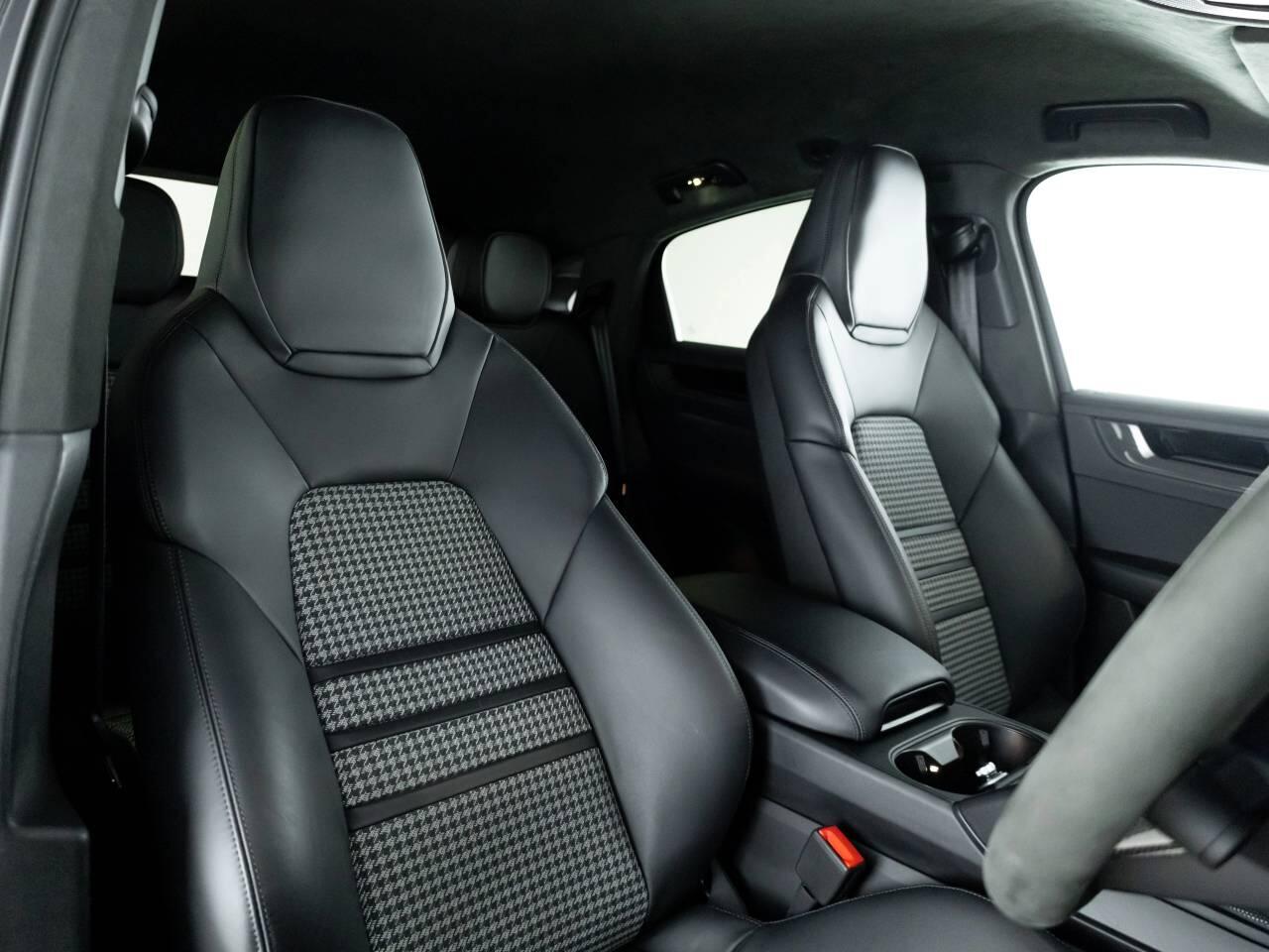 Used Porsche Cayenne 2024 for sale - 76677915: Photo 5