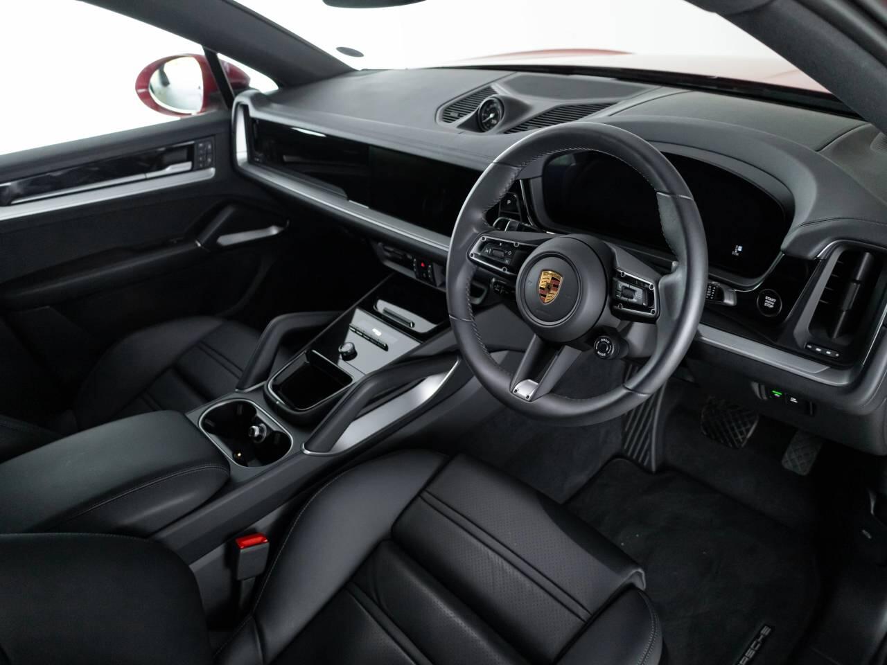 Used Porsche Cayenne 2024 for sale - 76677818: Photo 4