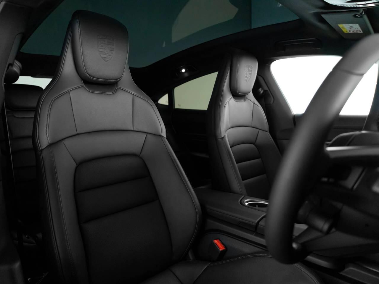 Used Porsche Taycan 2025 for sale - 78159015: Photo 5