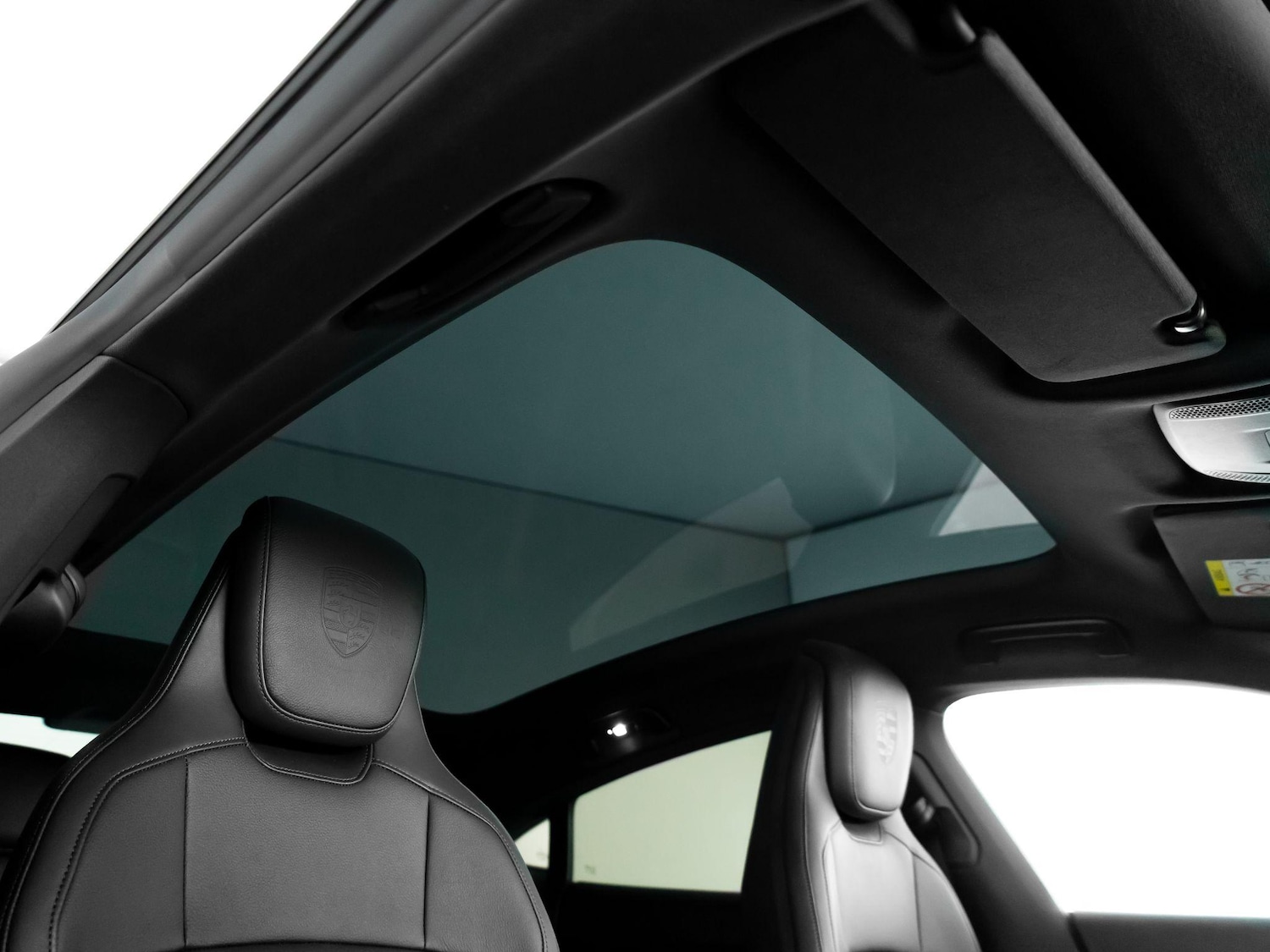 Used Porsche Taycan 2025 for sale - 76888408: Photo 12