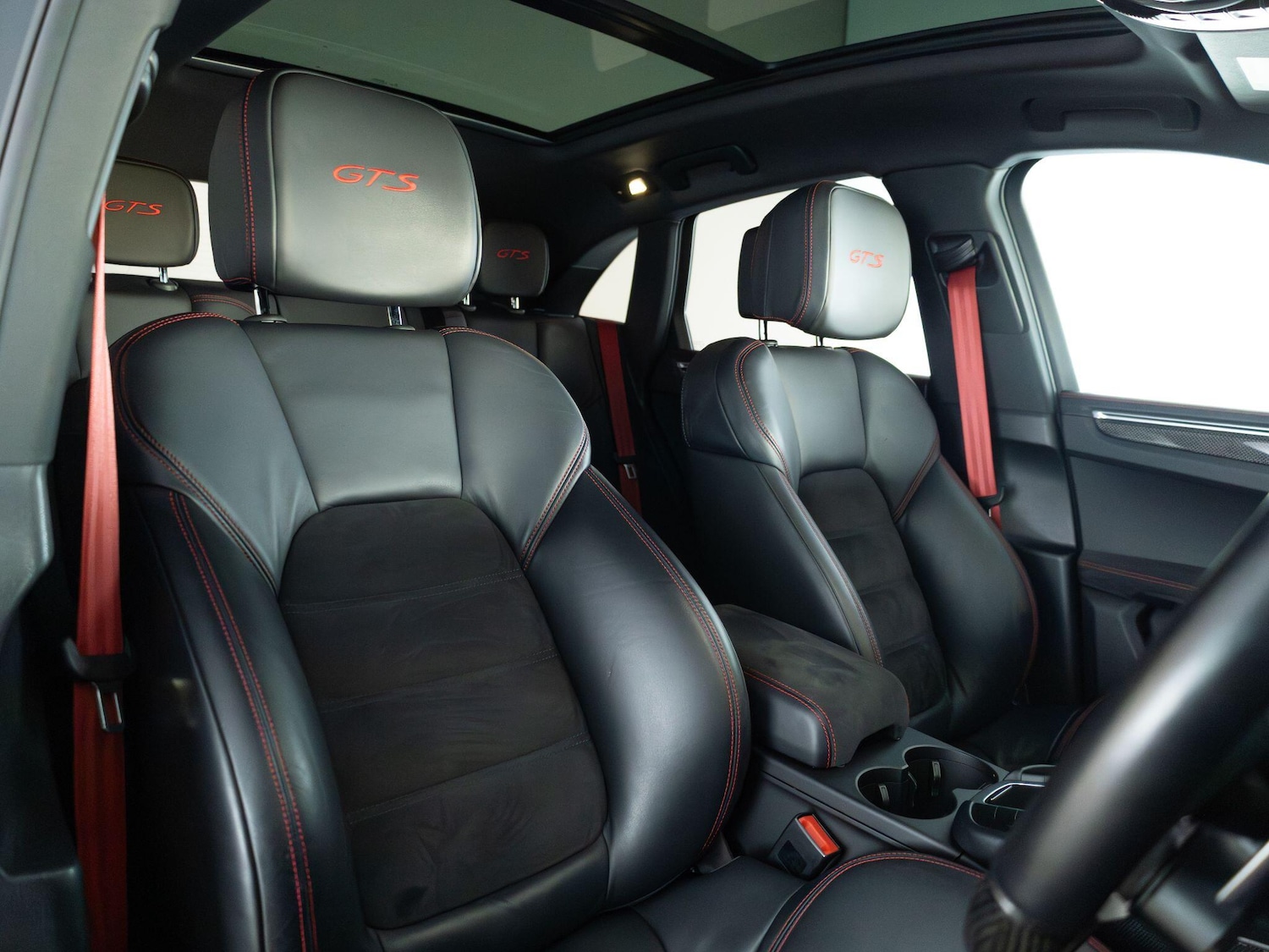 Used Porsche Macan 2020 for sale - 77627270: Photo 10