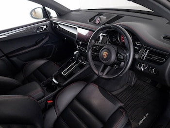 Used Porsche Macan 2024 for sale - 76231187: Photo