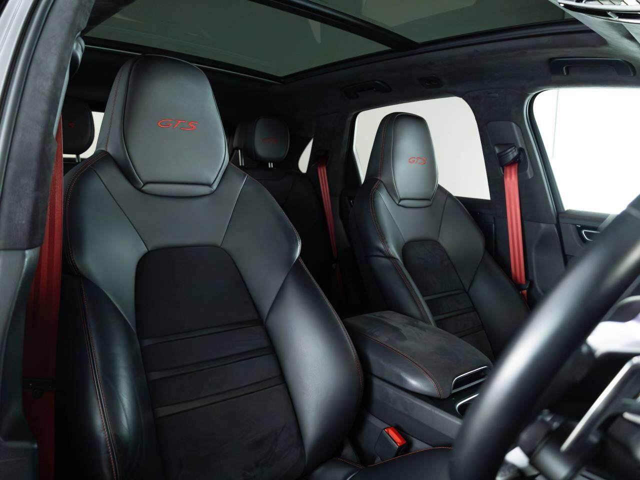 Used Porsche Cayenne 2023 for sale - 76927733: Photo 5