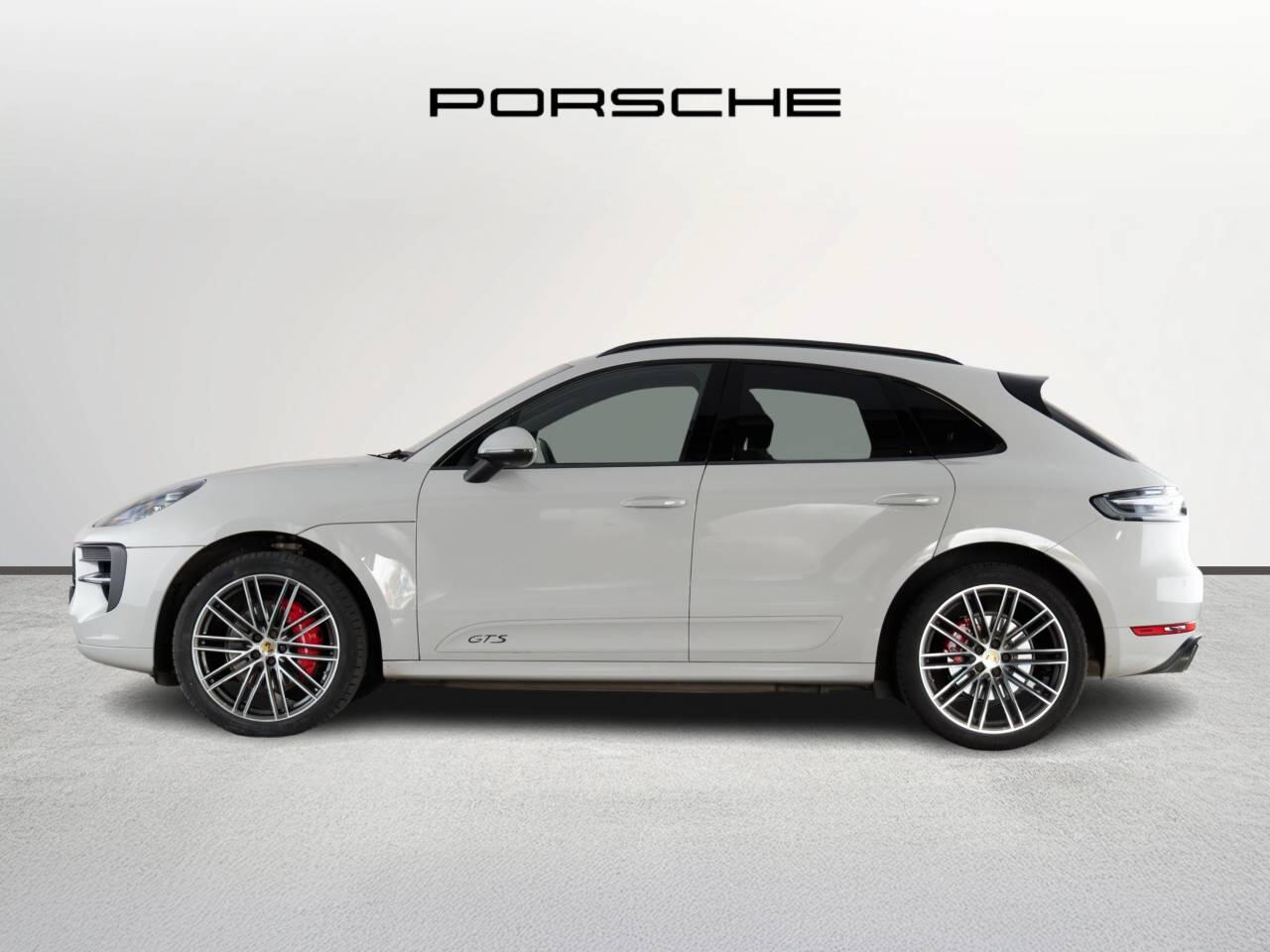 Used Porsche Macan 2021 for sale - 77698075: Photo 2