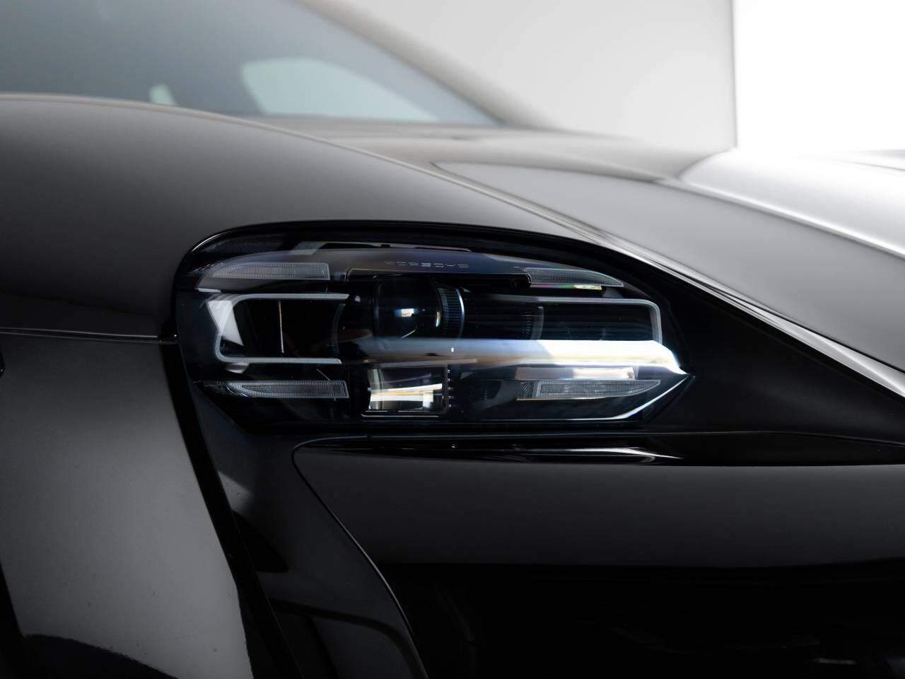 Used Porsche Taycan 2022 for sale - 78190219: Photo 10