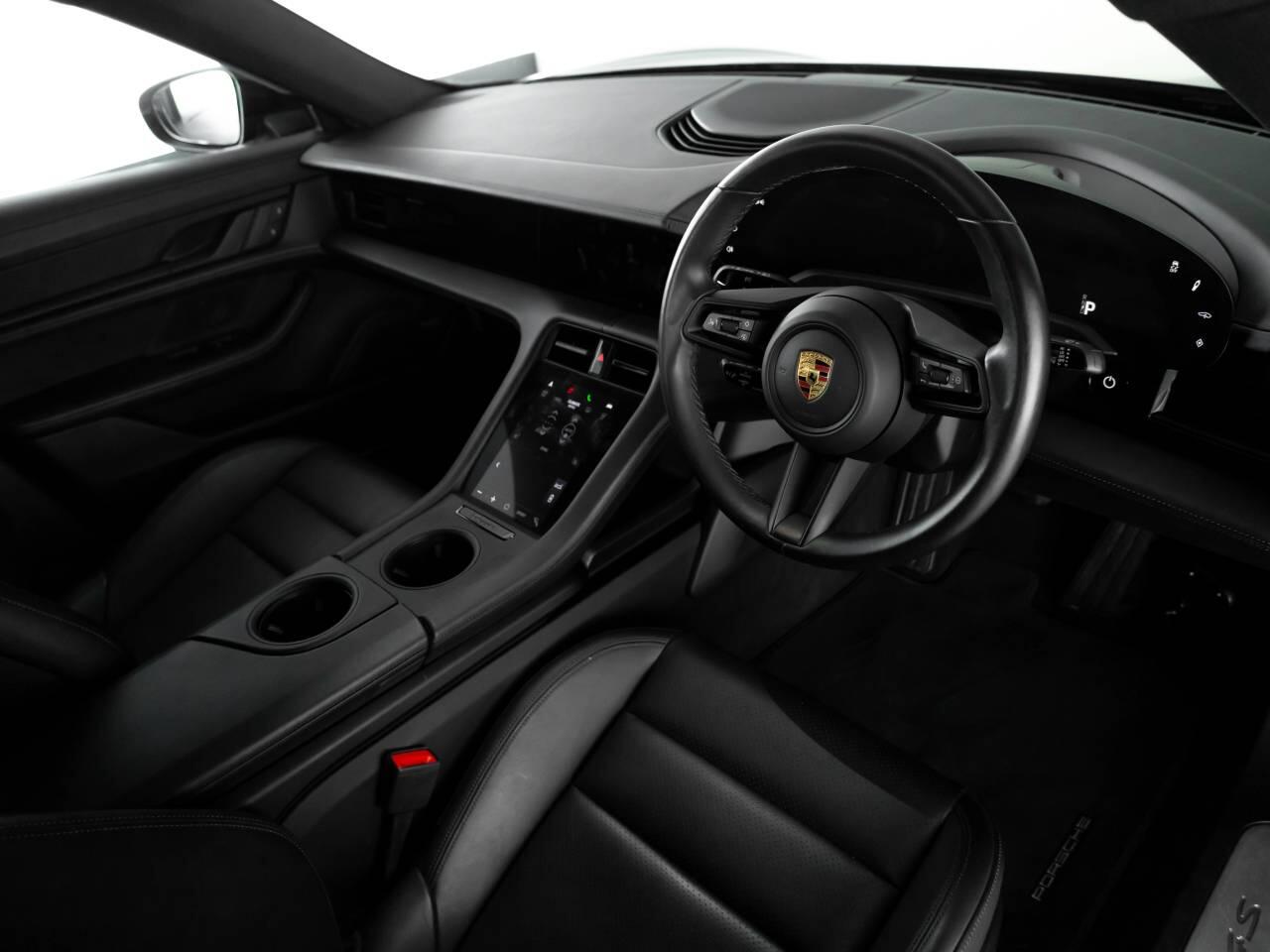 Used Porsche Taycan 2022 for sale - 78190219: Photo 4