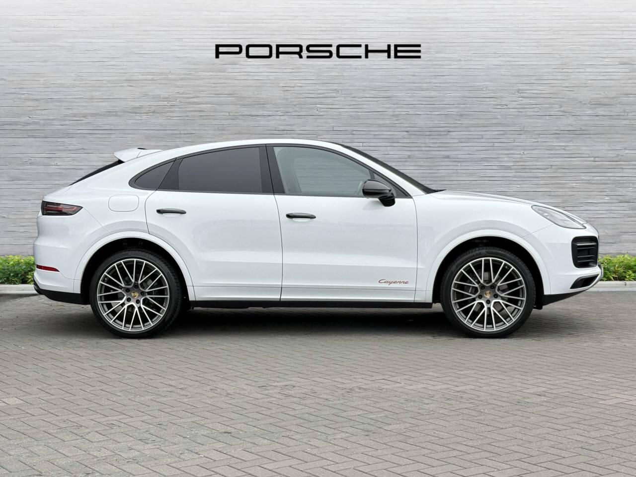 Used Porsche Cayenne 2022 for sale - 77346639: Photo 2
