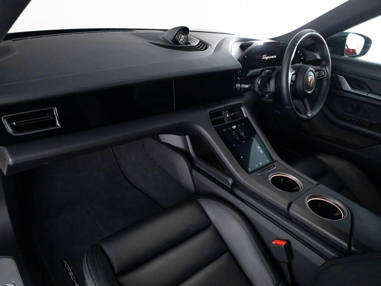 Used Porsche Taycan 2024 for sale - 77972277: Photo 4