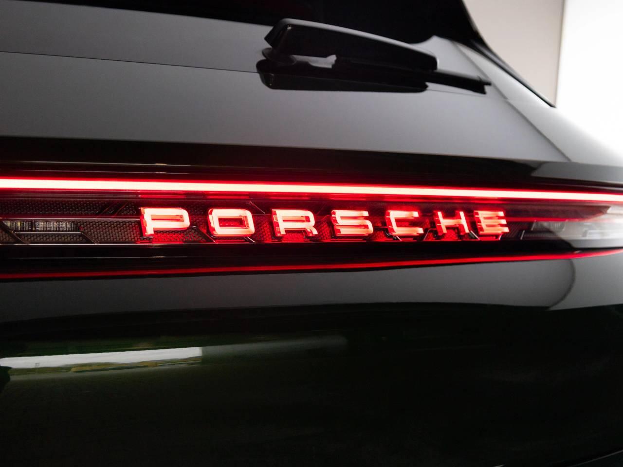 Used Porsche Taycan 2024 for sale - 77972277: Photo 6