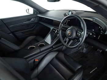 Used Porsche Taycan 2025 for sale - 78190226: Photo