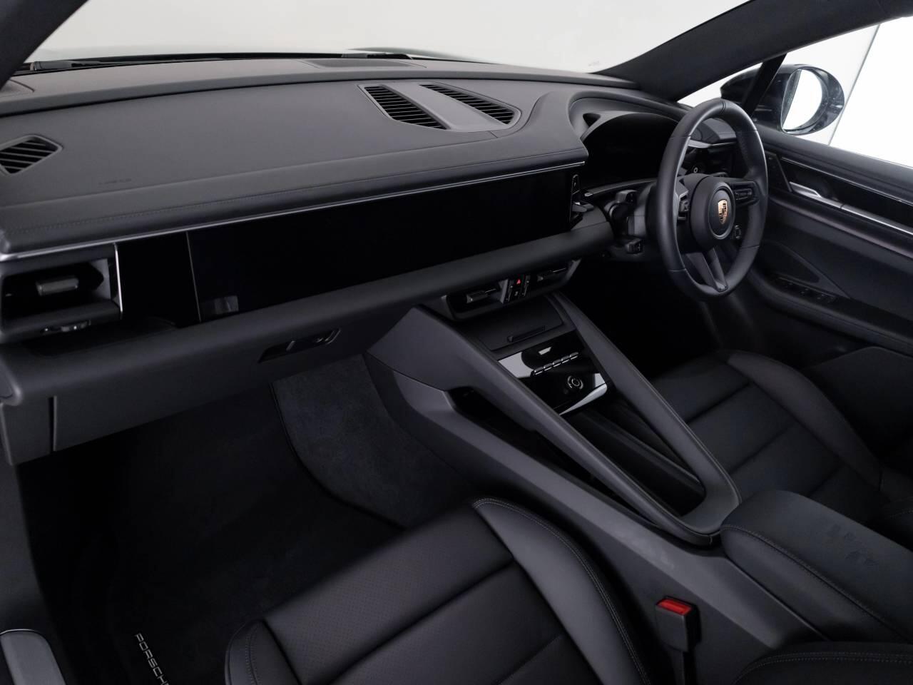 Used Porsche Macan 2025 for sale - 76678175: Photo 4