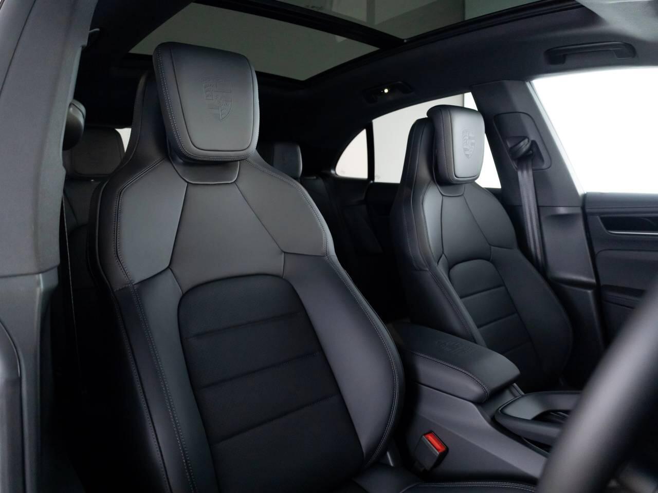 Used Porsche Macan 2025 for sale - 76678175: Photo 5