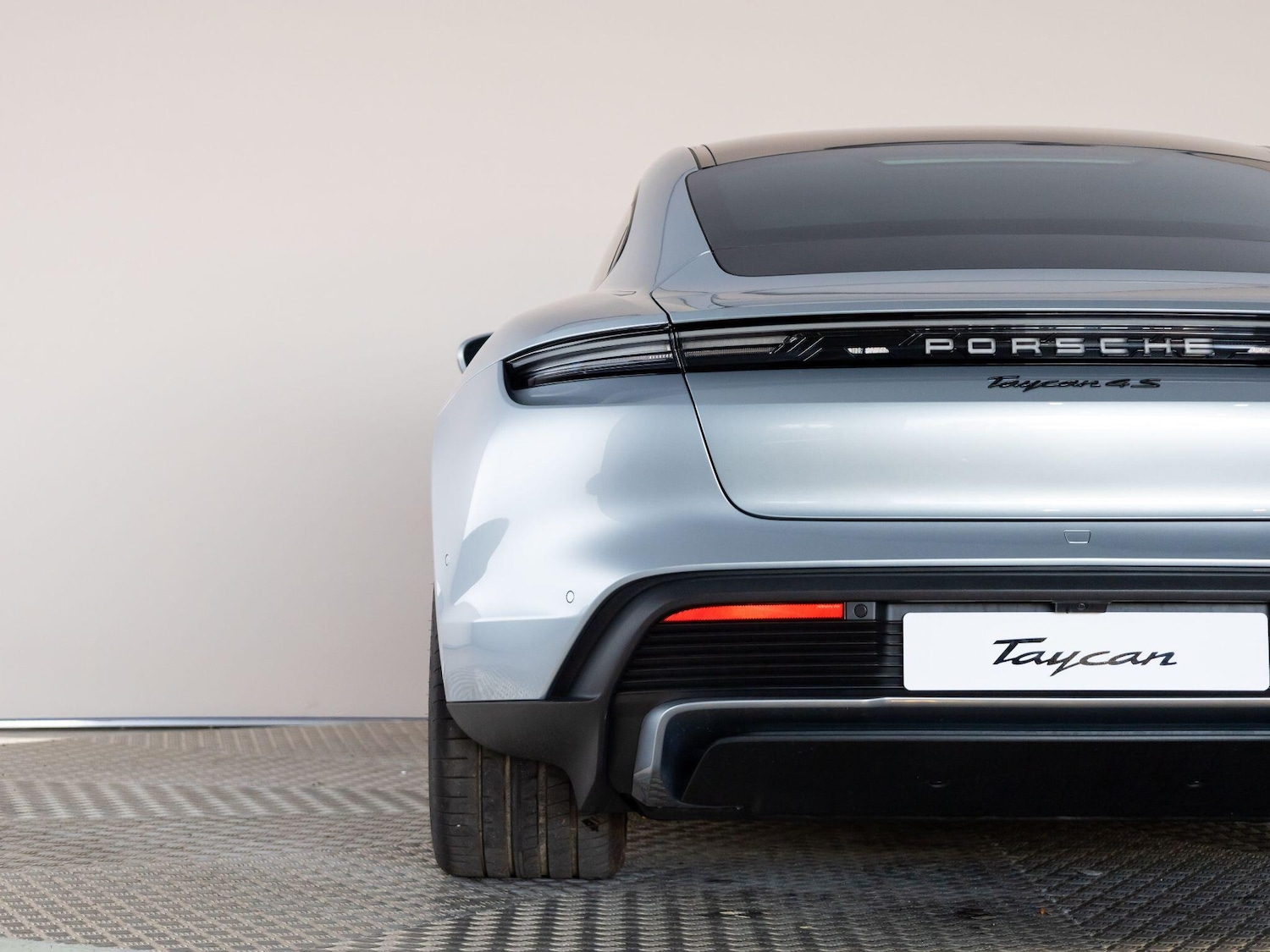 Used Porsche Taycan 2025 for sale - 76977552: Photo 9