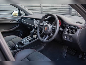 Used Porsche Macan 2025 for sale - 76330135: Photo
