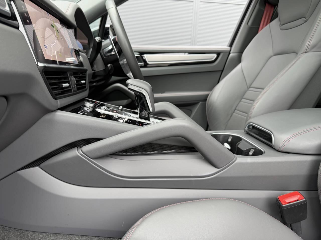 Used Porsche Cayenne 2022 for sale - 76841793: Photo 12