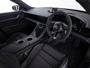 Used Porsche Taycan 2025 for sale - 78190224: Photo