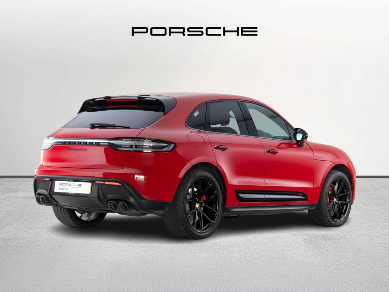 Used Porsche Macan 2023 for sale - 78206902: Photo 2