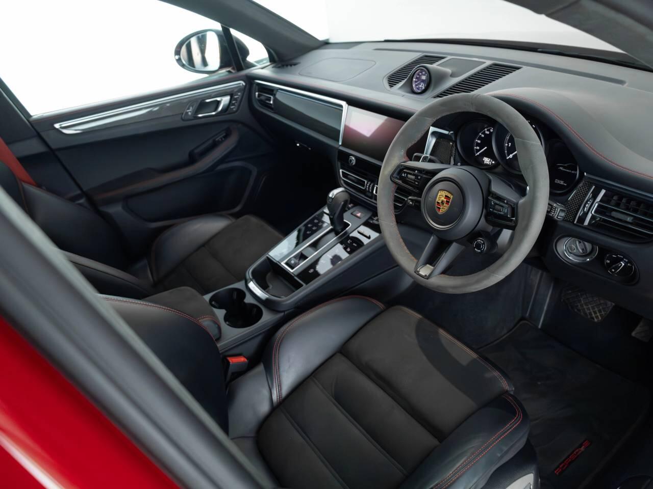 Used Porsche Macan 2023 for sale - 78206902: Photo 4