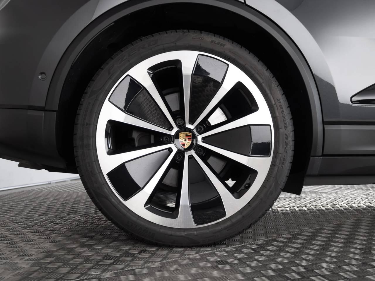 Used Porsche Macan 2024 for sale - 77132909: Photo 6