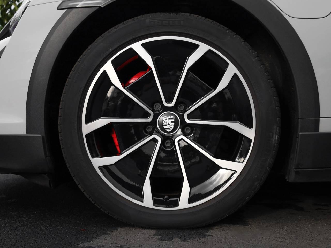 Used Porsche Taycan 2023 for sale - 77826342: Photo 6