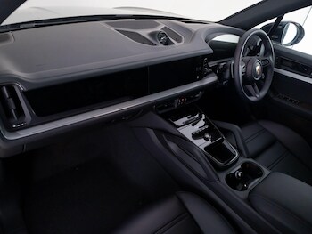 Used Porsche Cayenne 2025 for sale - 76678588: Photo