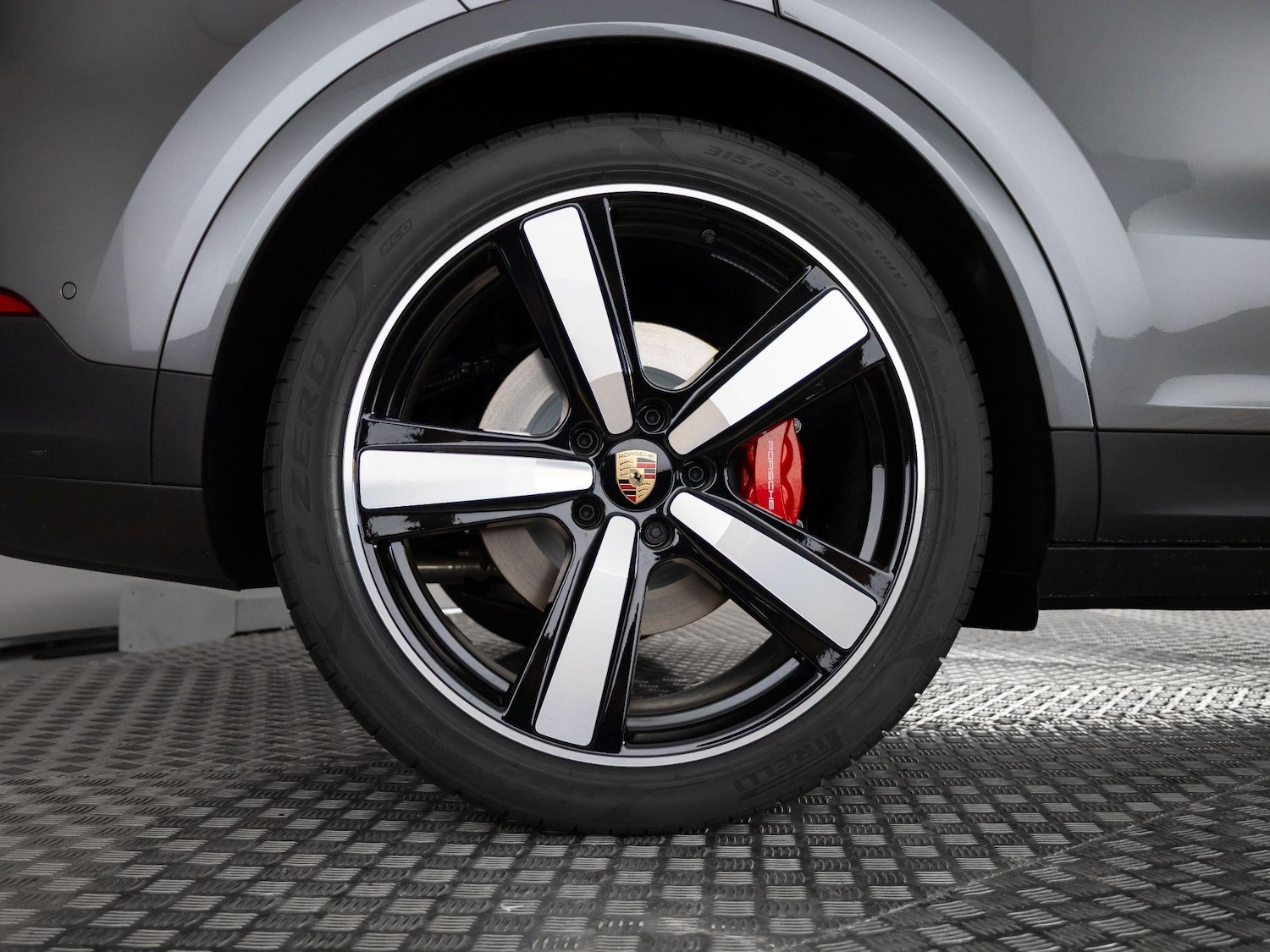 Used Porsche Cayenne 2025 for sale - 76678588: Photo 4