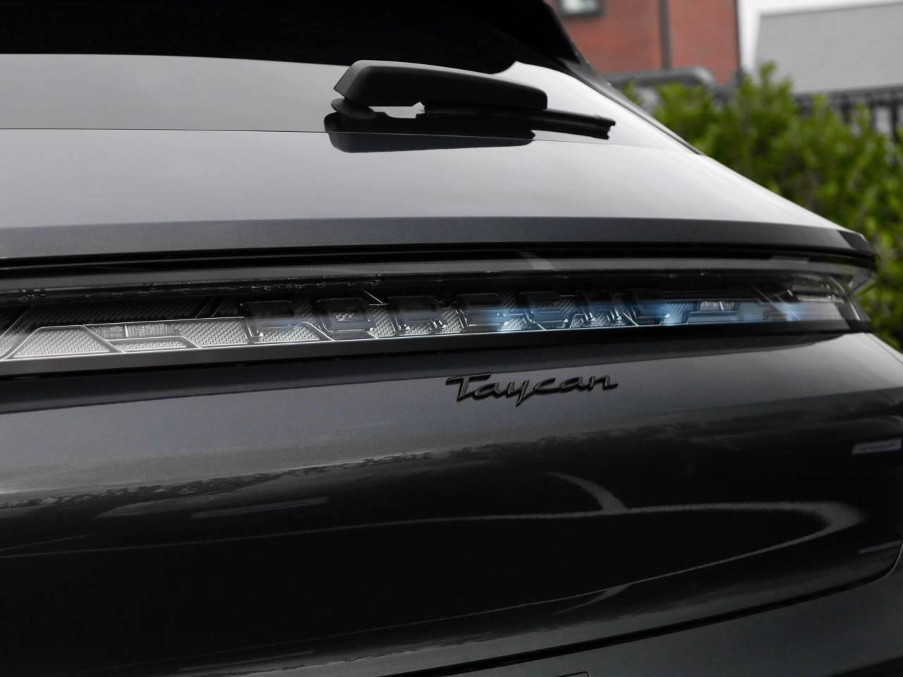 Used Porsche Taycan 2025 for sale - 76841806: Photo 10