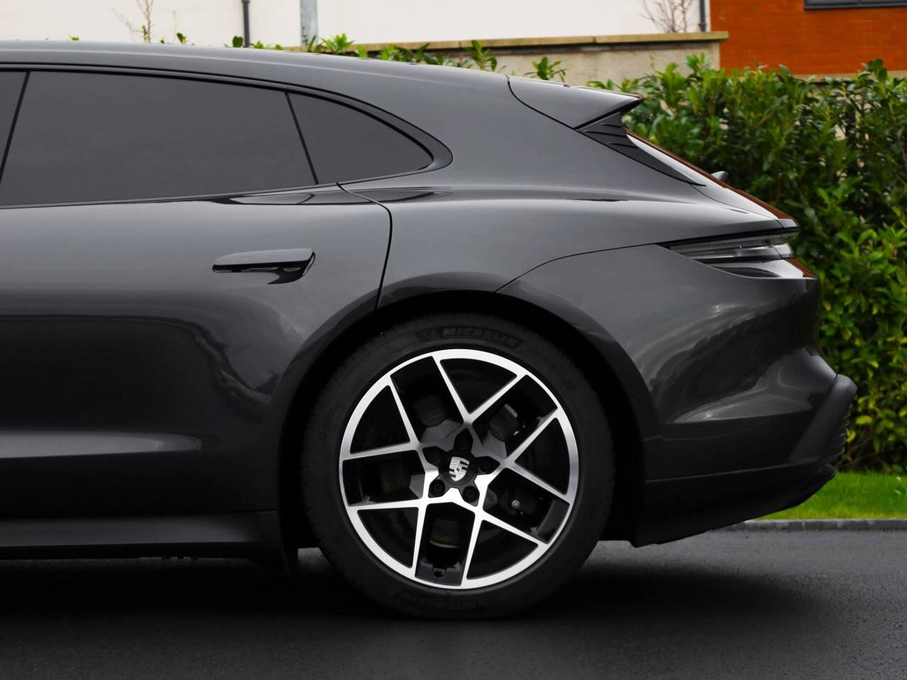 Used Porsche Taycan 2025 for sale - 76841806: Photo 11