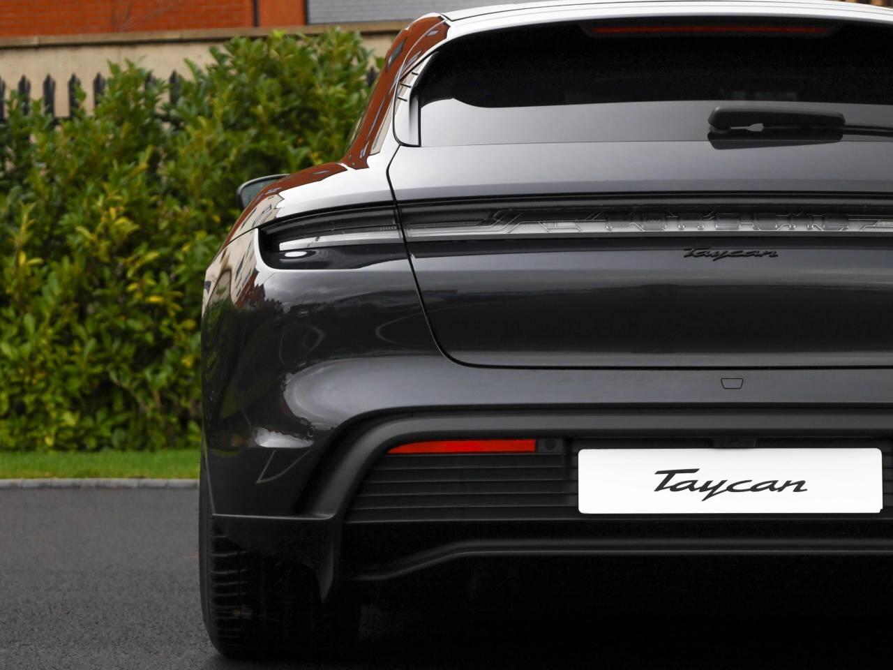 Used Porsche Taycan 2025 for sale - 76841806: Photo 12