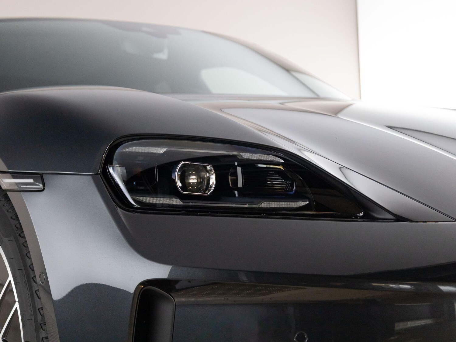 Used Porsche Taycan 2025 for sale - 77826343: Photo 10