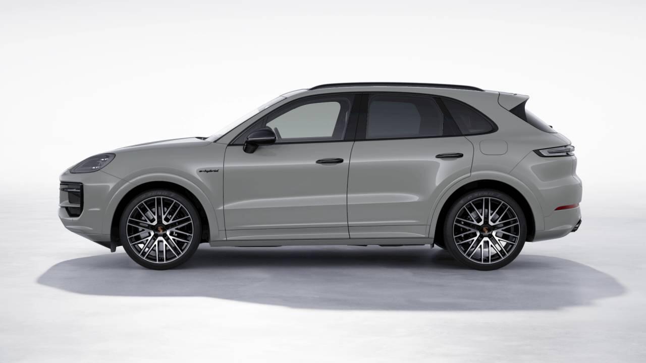 Used Porsche Cayenne 2024 for sale - 78088811: Photo 2