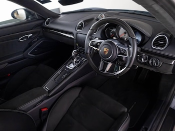 Used Porsche Cayman 2023 for sale - 78352652: Photo