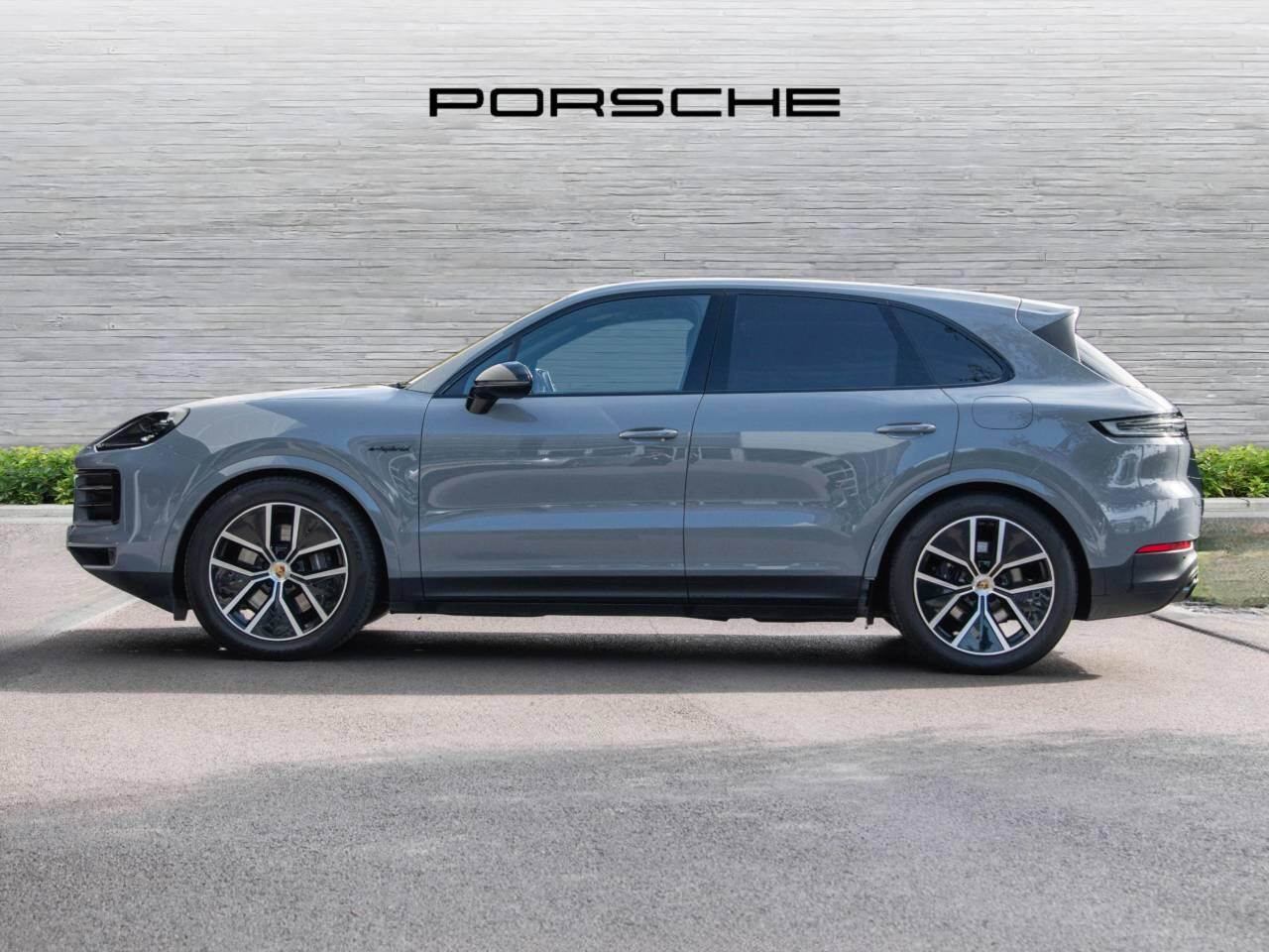 Used Porsche Cayenne 2024 for sale - 77157734: Photo 2