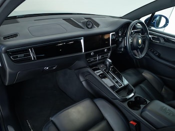 Used Porsche Macan 2023 for sale - 77728873: Photo