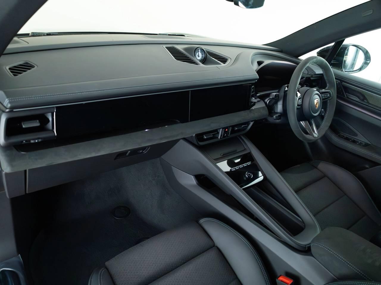 Used Porsche Macan 2026 for sale - 78074594: Photo 3