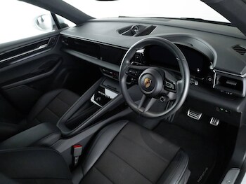 Used Porsche Macan 2024 for sale - 76744952: Photo