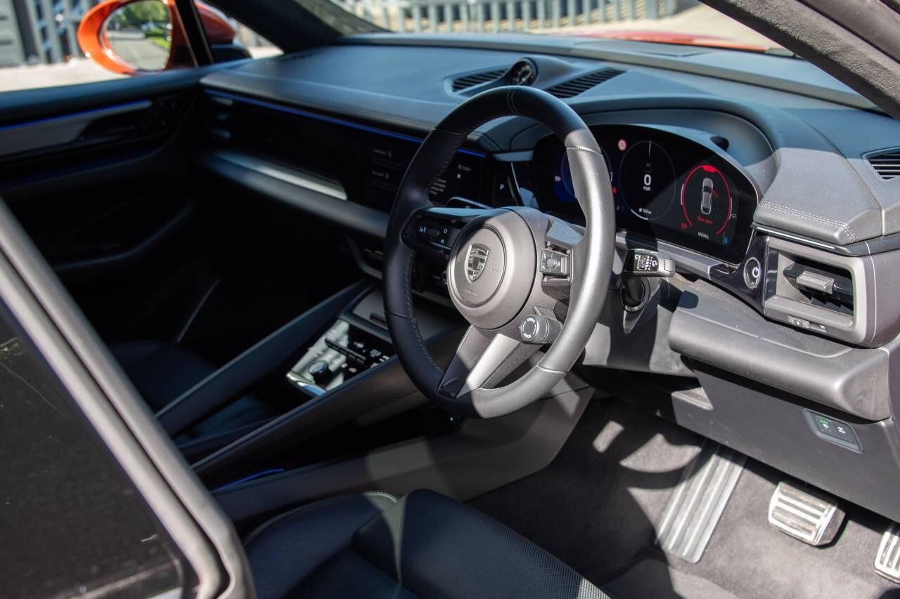 Used Porsche Macan 2024 for sale - 76744950: Photo 3