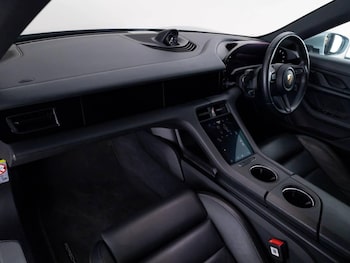 Used Porsche Taycan 2020 for sale - 76680910: Photo