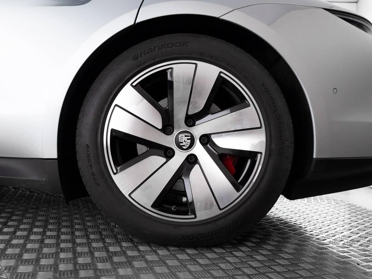 Used Porsche Taycan 2020 for sale - 76680910: Photo 6