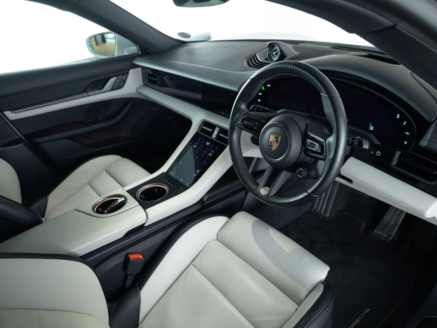 Used Porsche Taycan 2024 for sale - 77280947: Photo 10