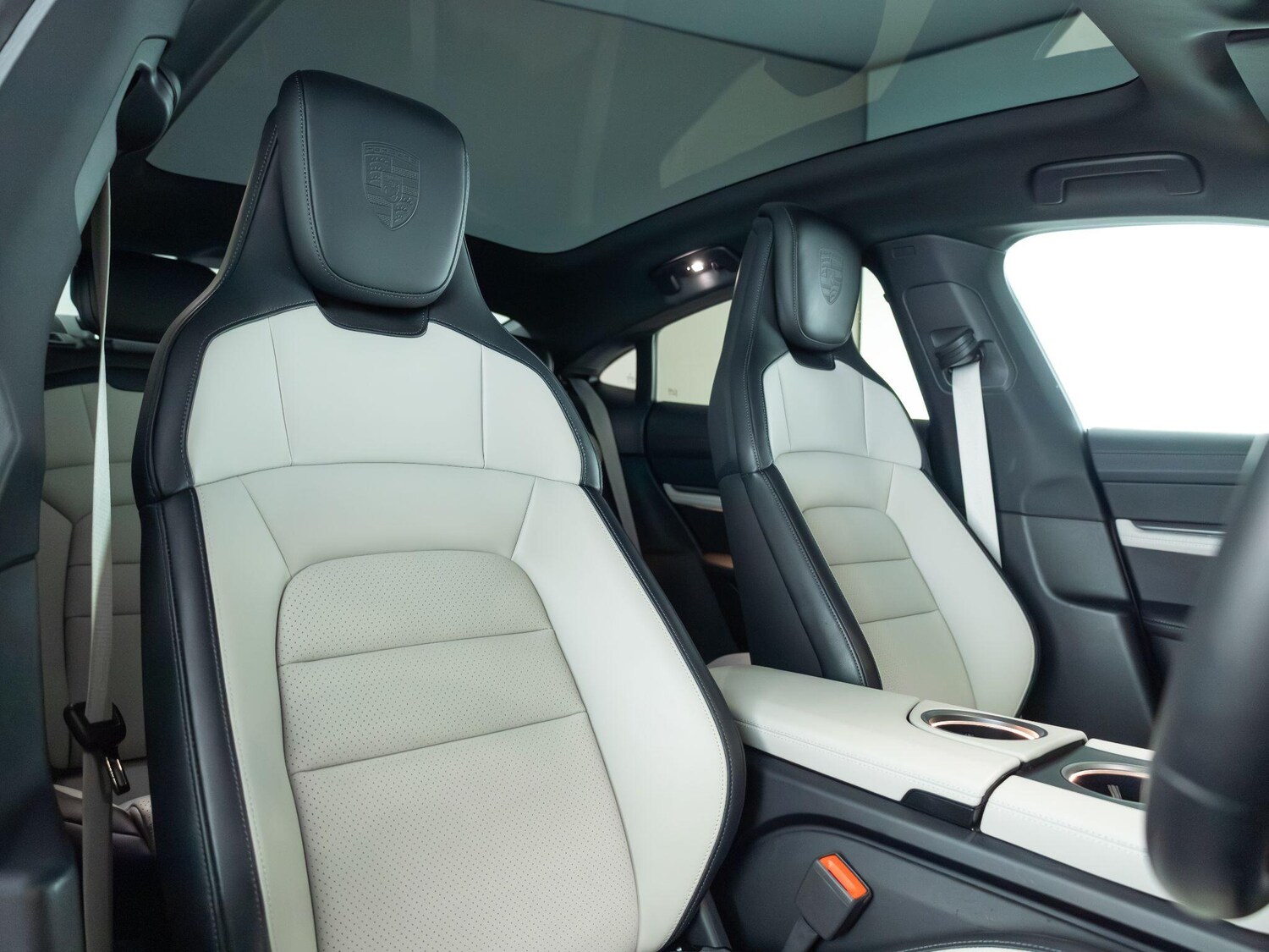 Used Porsche Taycan 2024 for sale - 77280947: Photo 12