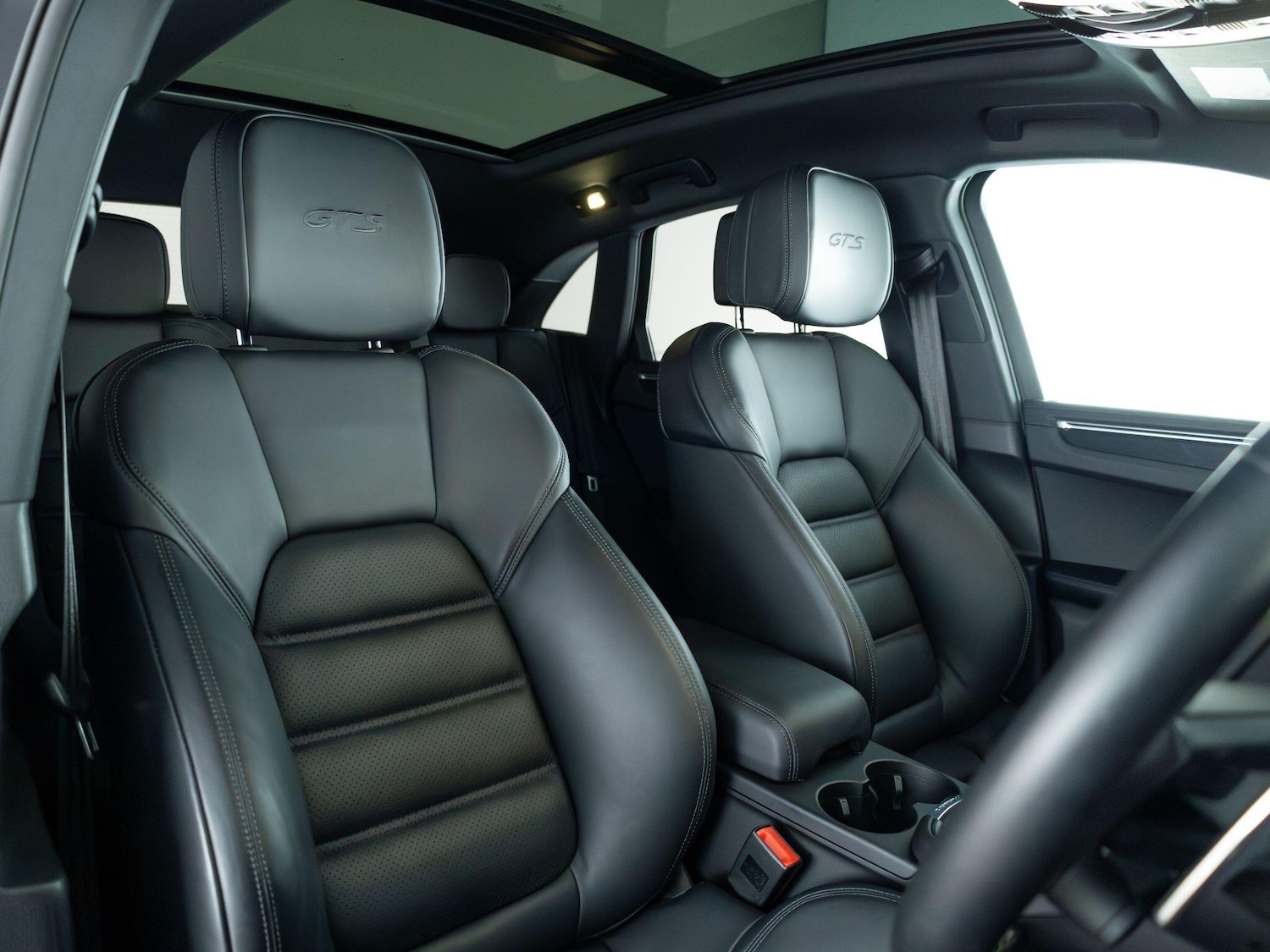 Used Porsche Macan 2024 for sale - 77528555: Photo 12